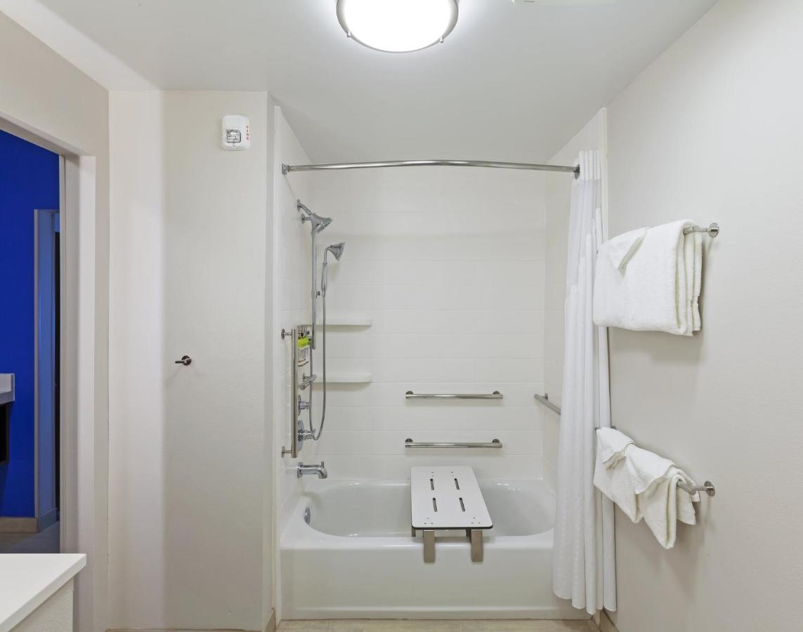 Holiday Inn Express & Suites Tulsa South - Woodland Hills By Ihg Zewnętrze zdjęcie