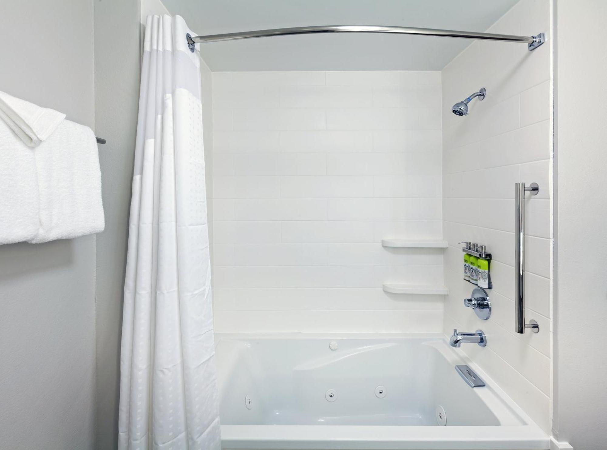 Holiday Inn Express & Suites Tulsa South - Woodland Hills By Ihg Zewnętrze zdjęcie