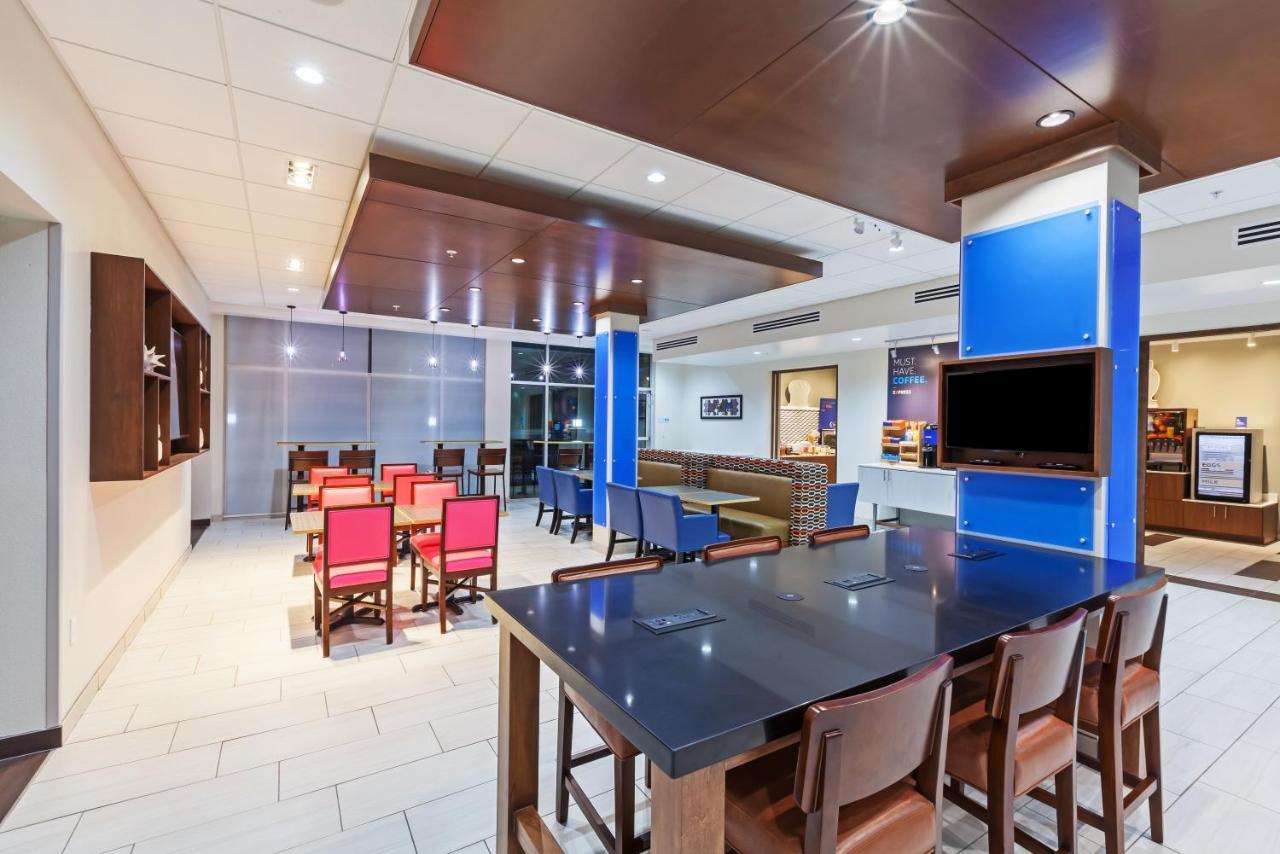 Holiday Inn Express & Suites Tulsa South - Woodland Hills By Ihg Zewnętrze zdjęcie