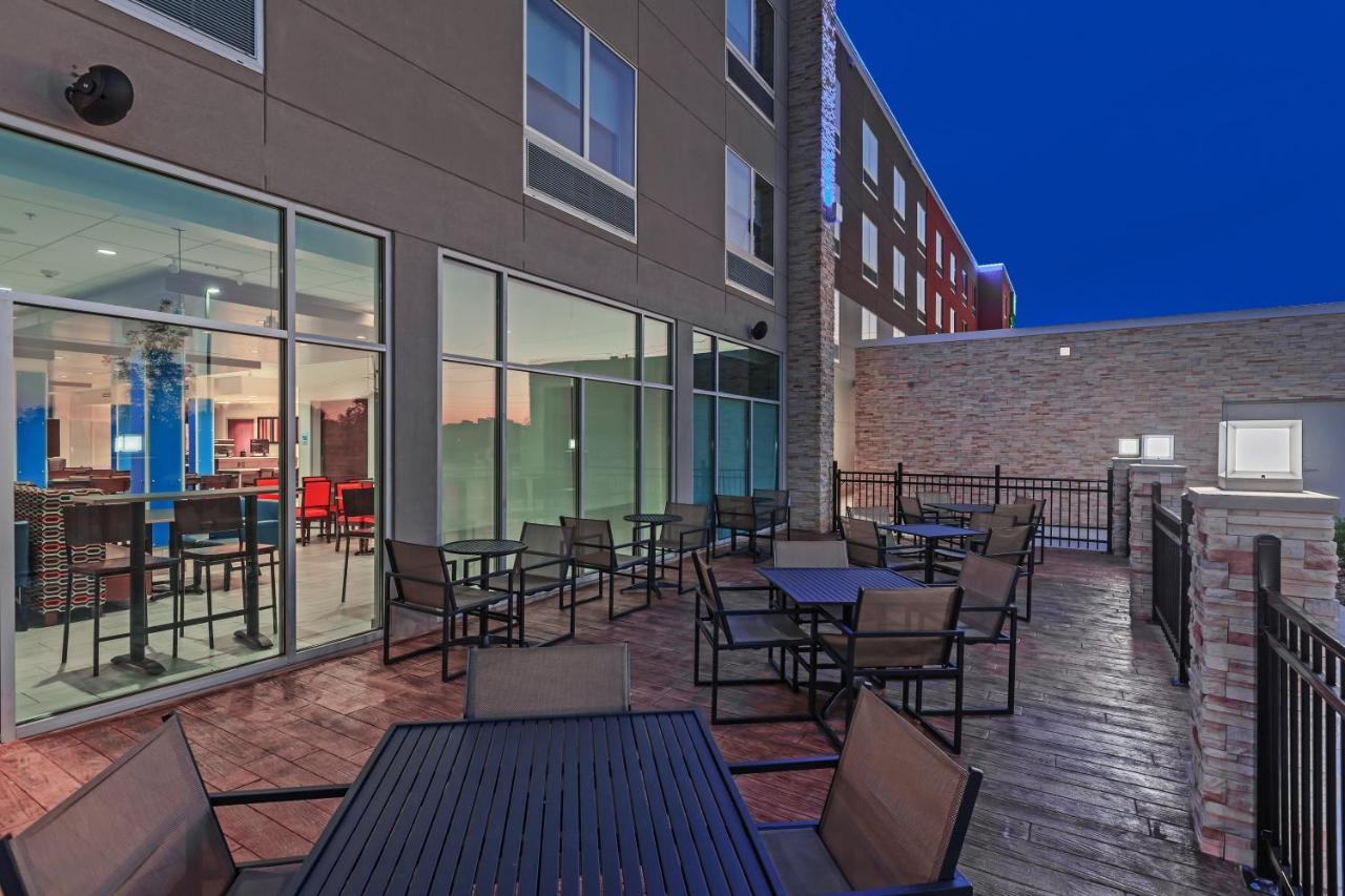 Holiday Inn Express & Suites Tulsa South - Woodland Hills By Ihg Zewnętrze zdjęcie